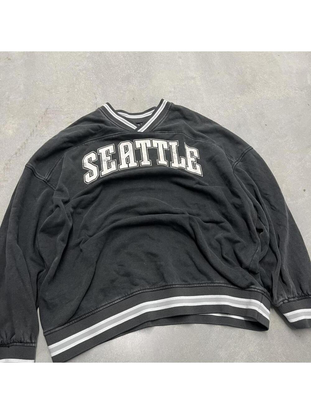 Vintage Y2K Seattle Varsity Crewneck Sweatshirt Men’s Medium